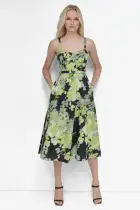 SLEEVELESS STRUCTURED BODICE FIT FLARE