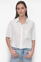 OVERSIZED CROPPED SHORT SLEEVE BUTTON FRONT