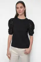 KNIT TOP WITH LACE SLEEVE