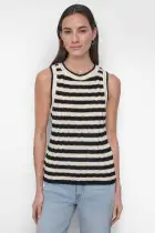 RIBBED STRIPED CREW NECK TANK WITH LOGO CHARM