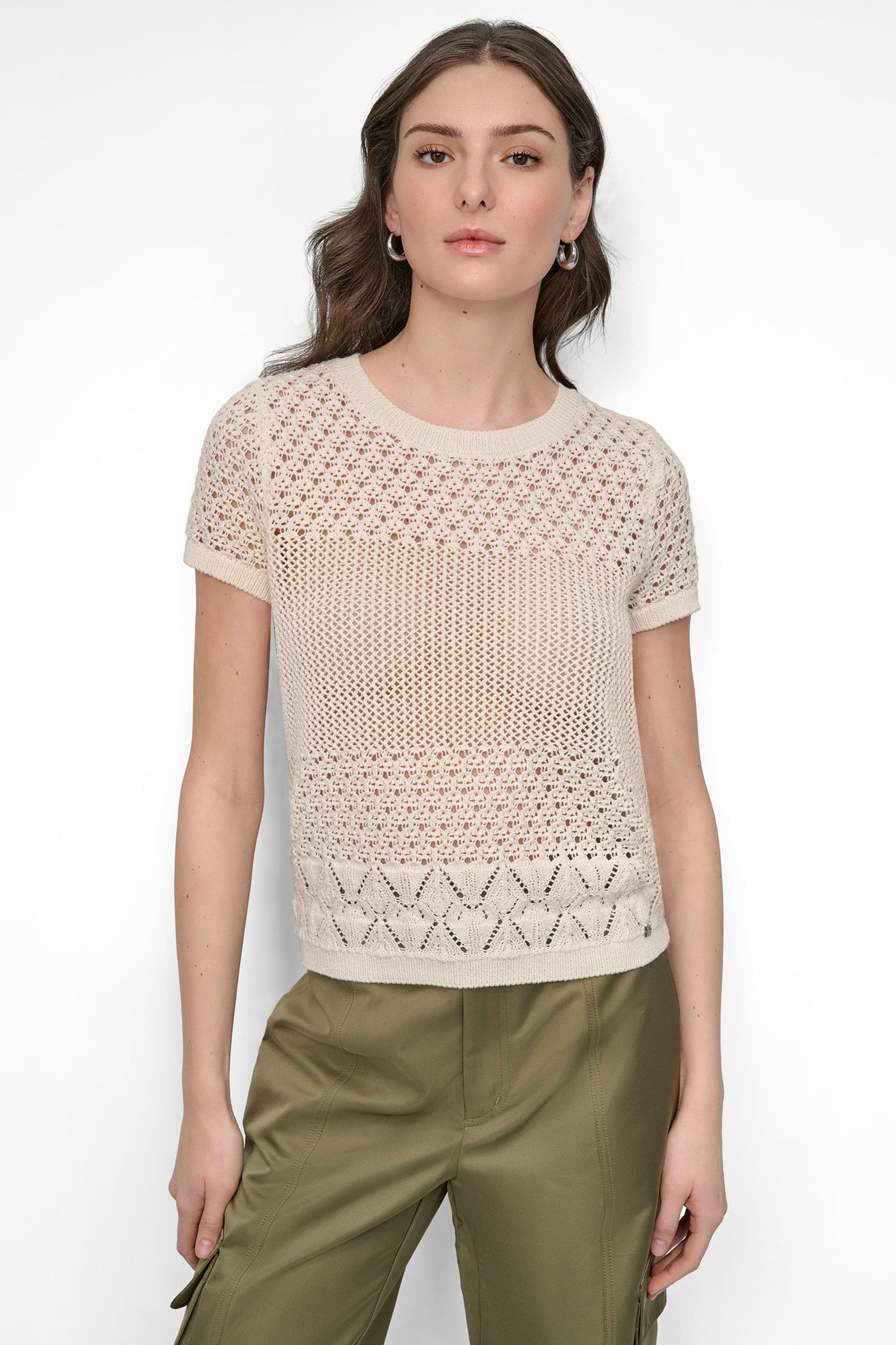 CAP SLEEVE OPEN MULTIPOINTELE STITCH CREW NECK TEE