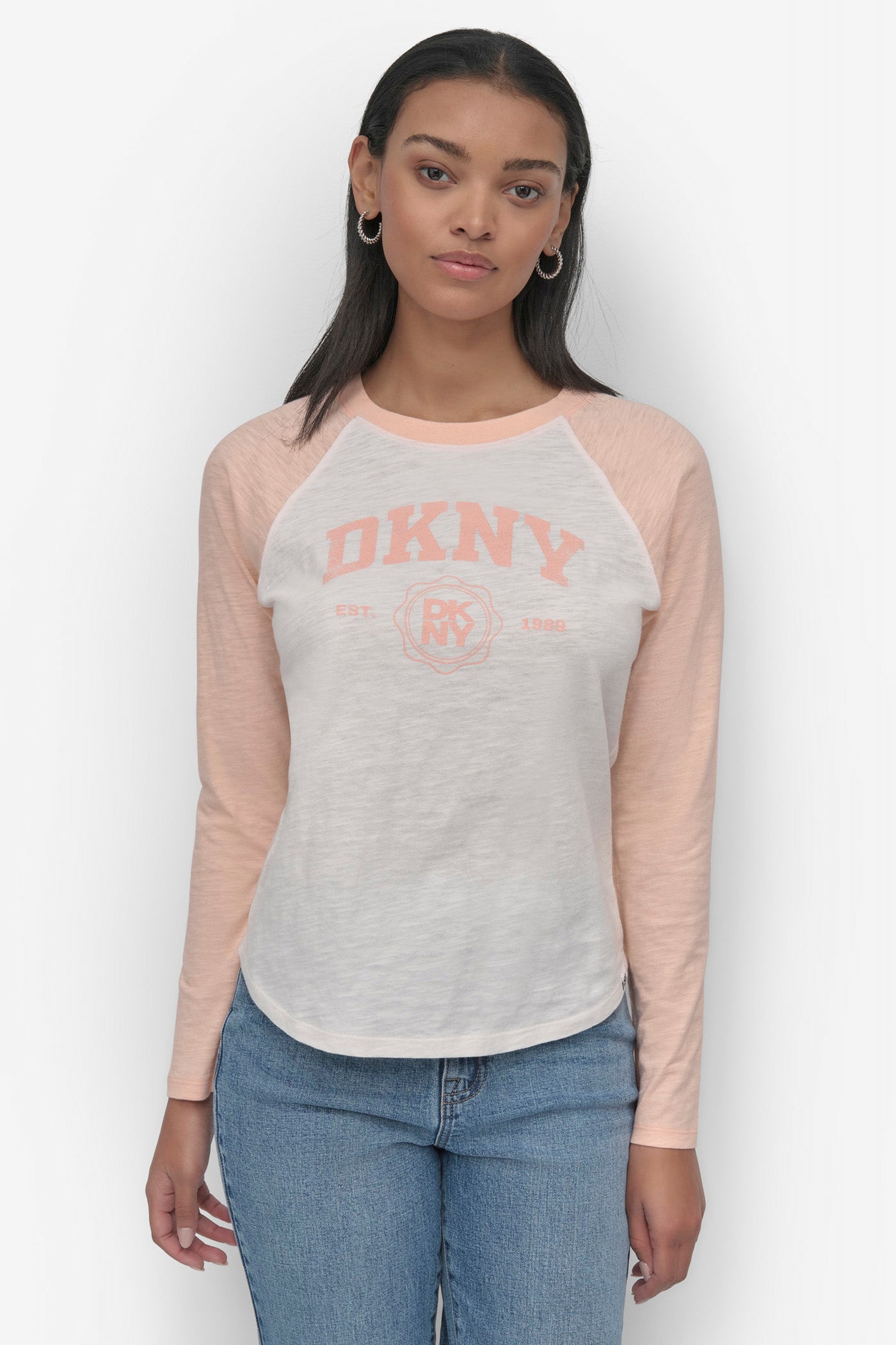 ARCHED NEW YORK  LOGO RAGLAN LONG SLEEVE TEE