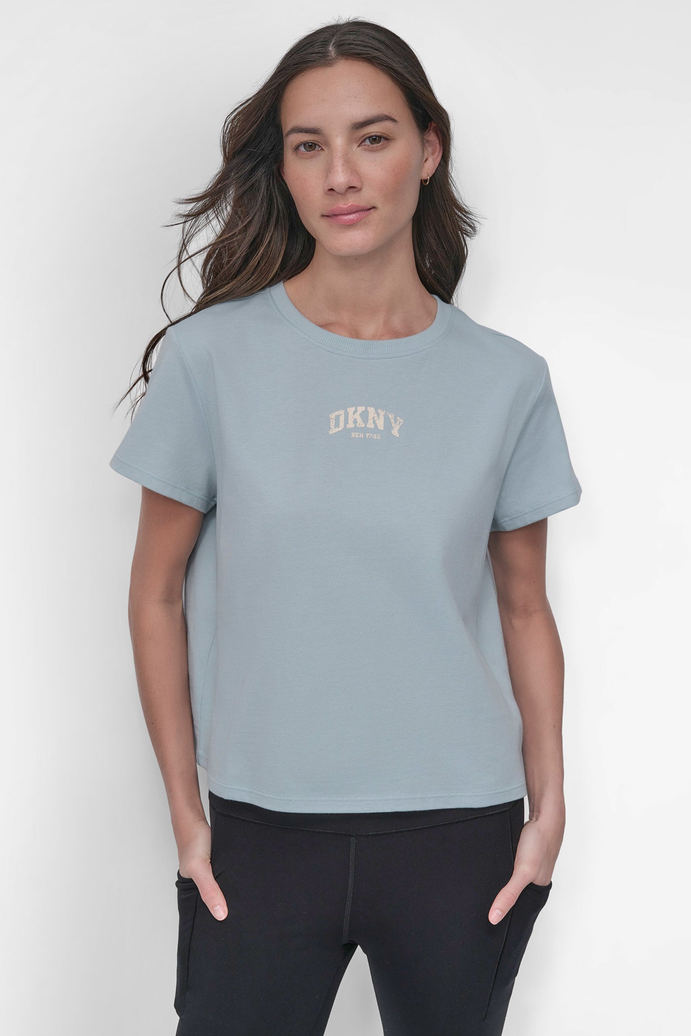 DISTRESSED VARSITY LOGO MEET & GREET TEE