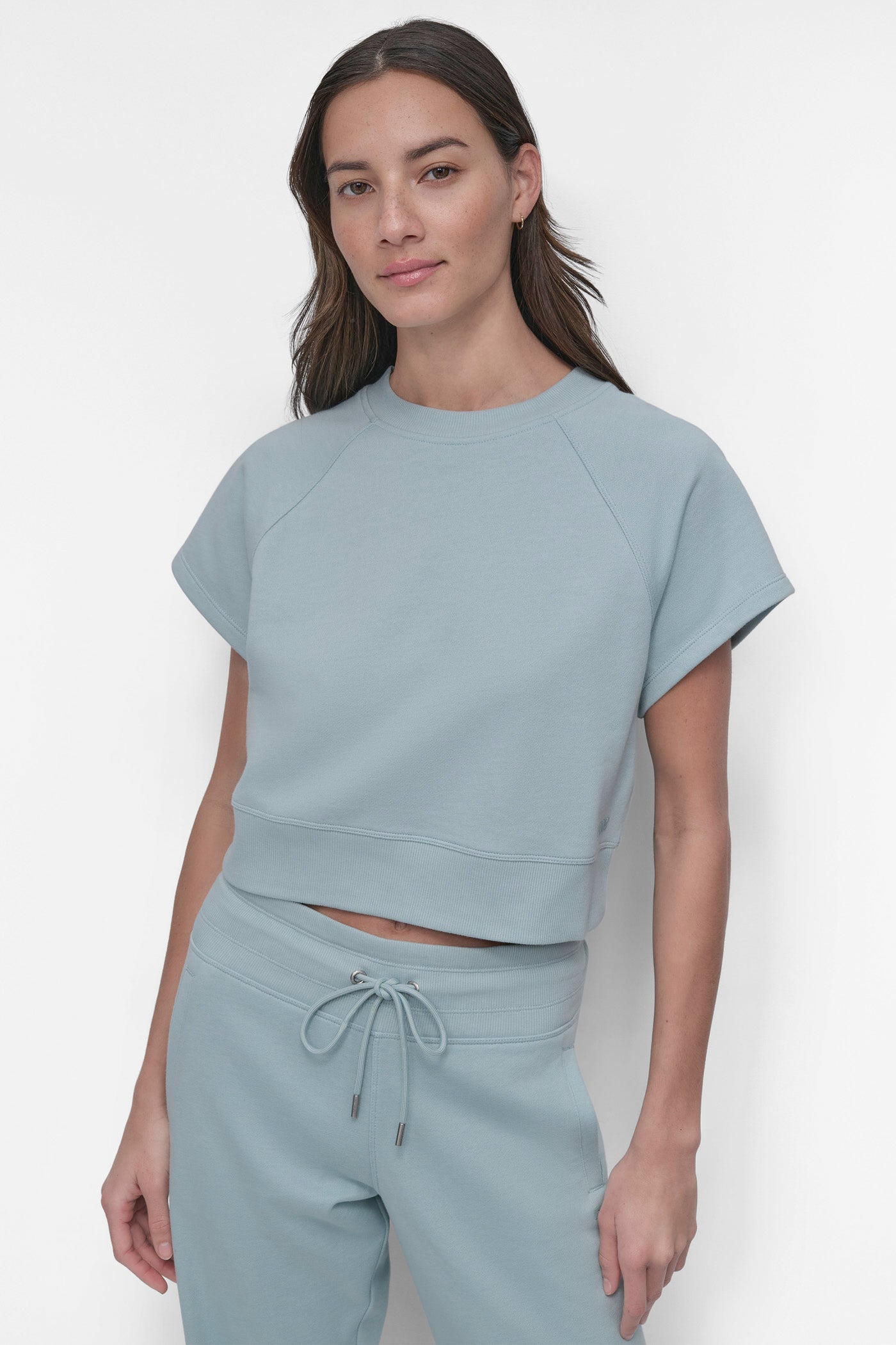 LOGO SHORT SLEEVE CROPPED PULLOVER