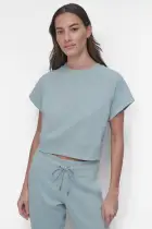 LOGO SHORT SLEEVE CROPPED PULLOVER