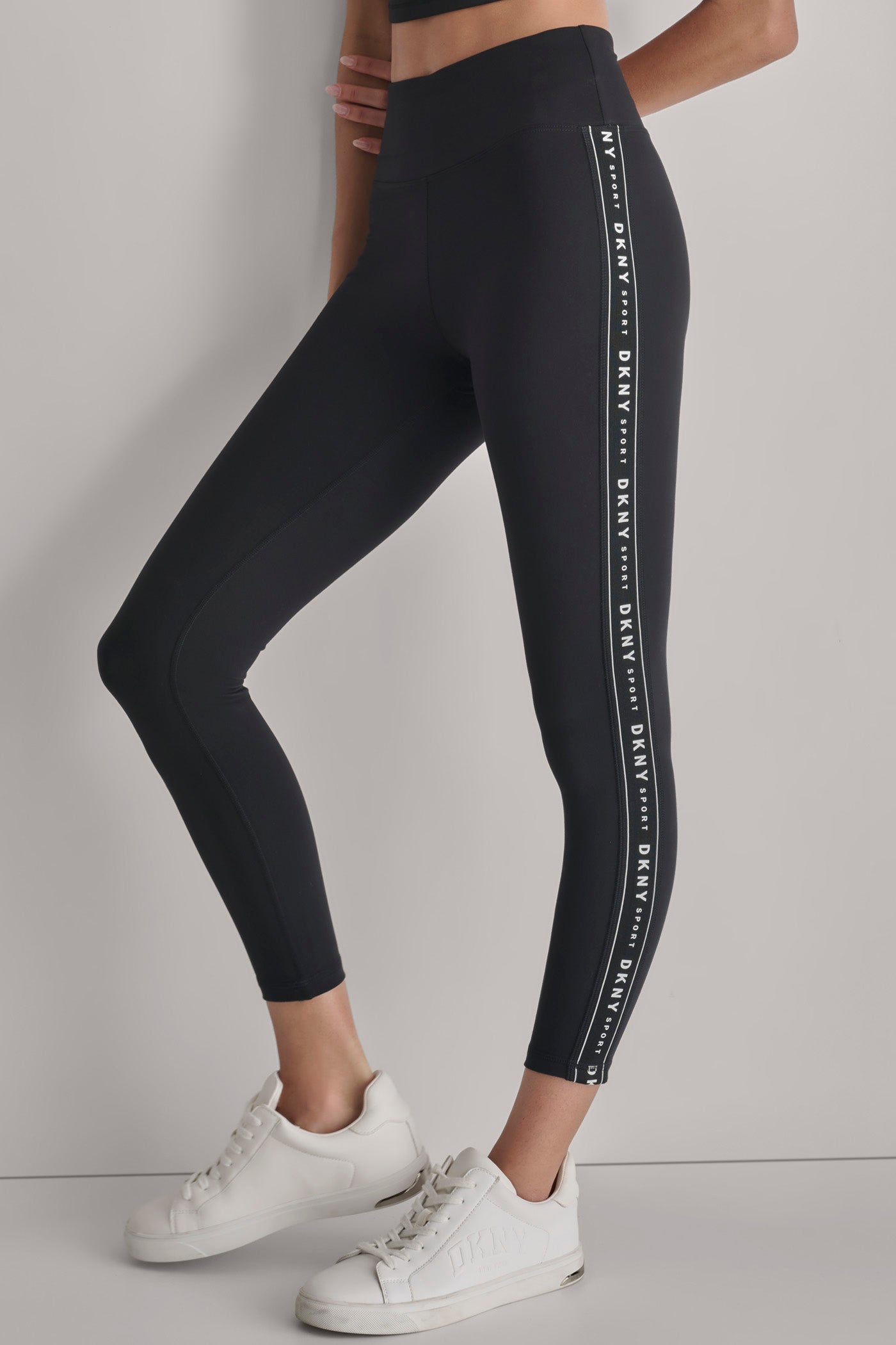 HIGH WAIST 7/8 LOGO TAPE LEGGINGS