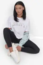 ARCHED DKNY RHINESTONE OMBRE LOGO TEE(WHITE/SILVER,XS)
