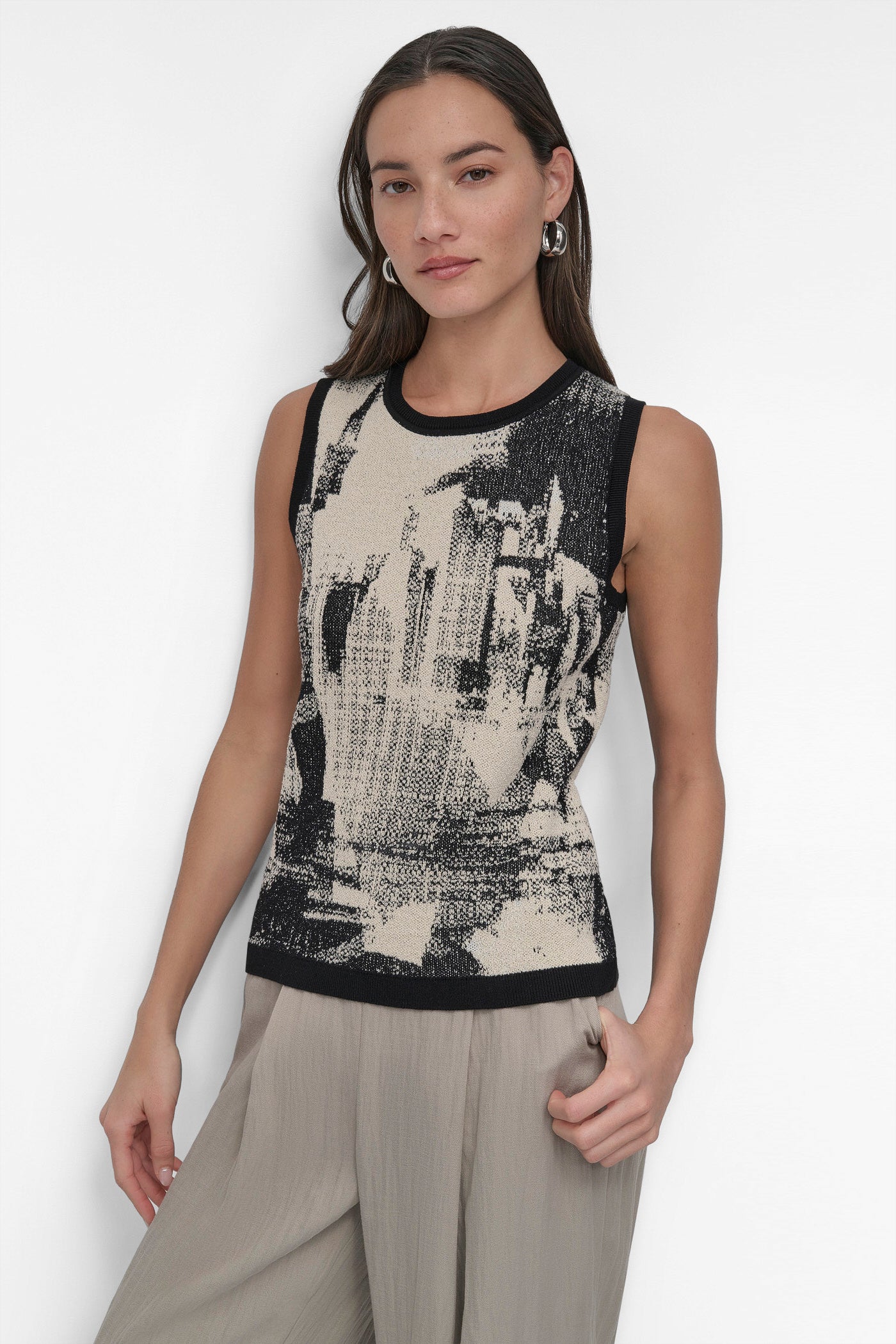 SLEEVELESS BOUCLE PRINTED SWEATER